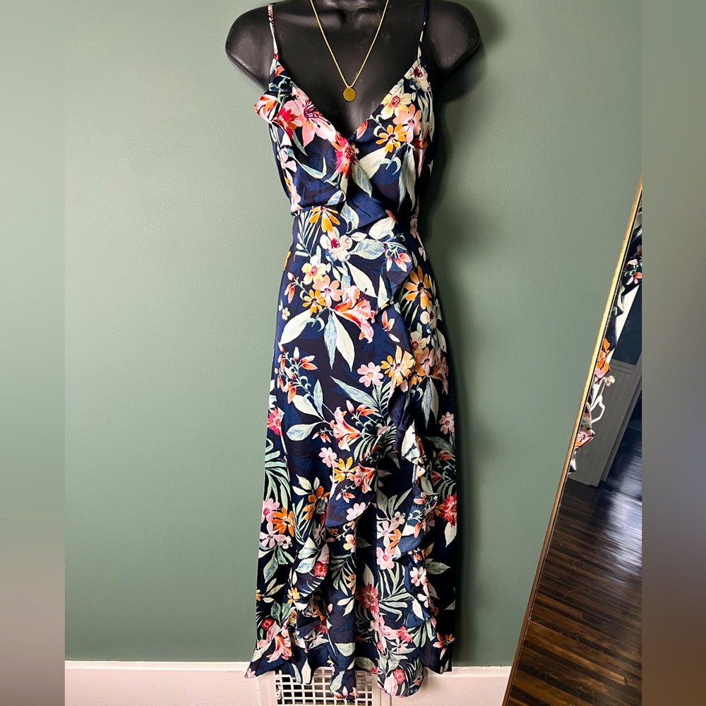 Sleeveless, midi floral dress